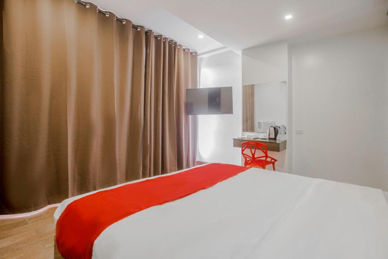 Oyo 637 Fox Hotel Quezón by Eksteriør bilde