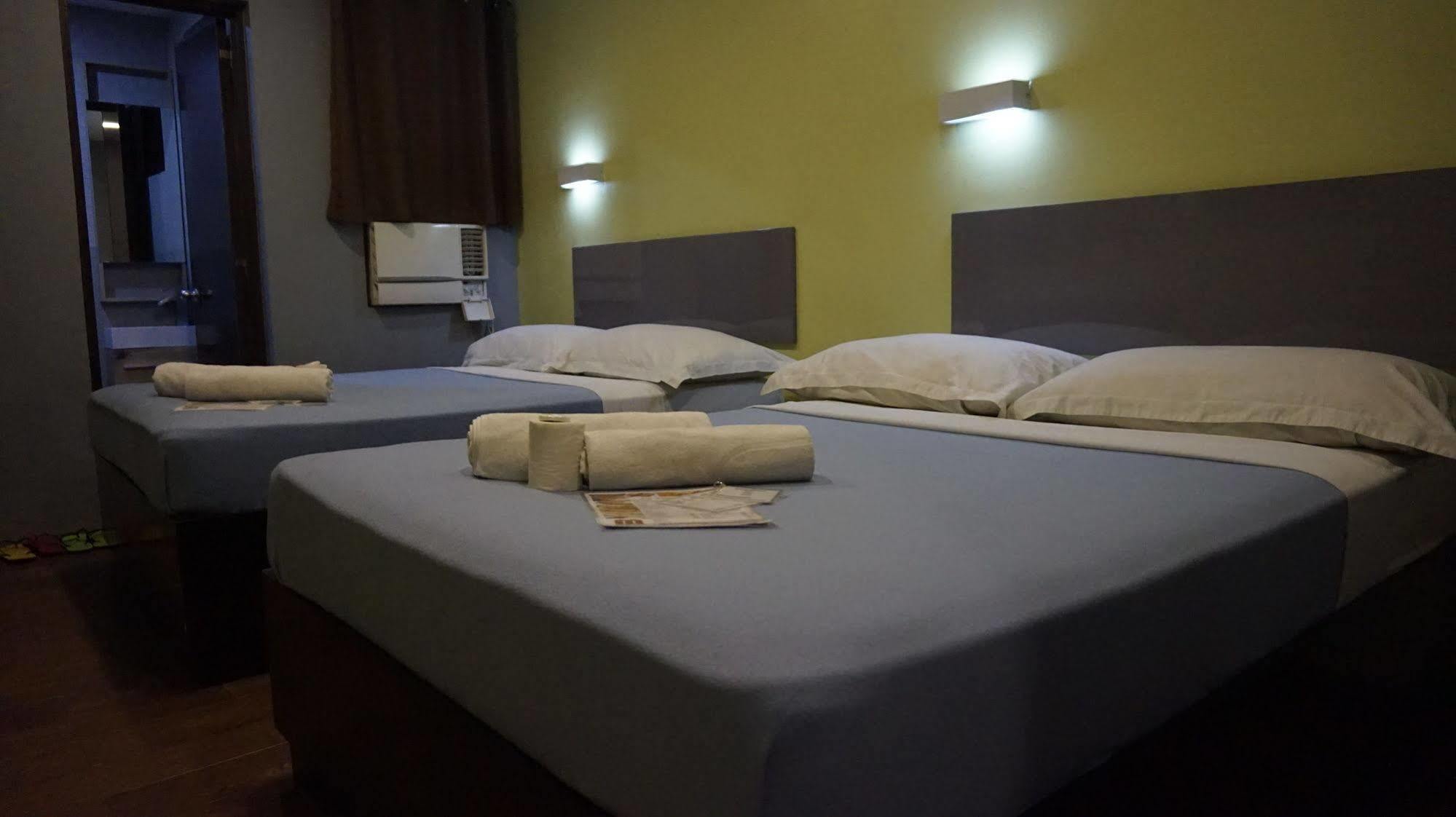 Oyo 637 Fox Hotel Quezón by Eksteriør bilde
