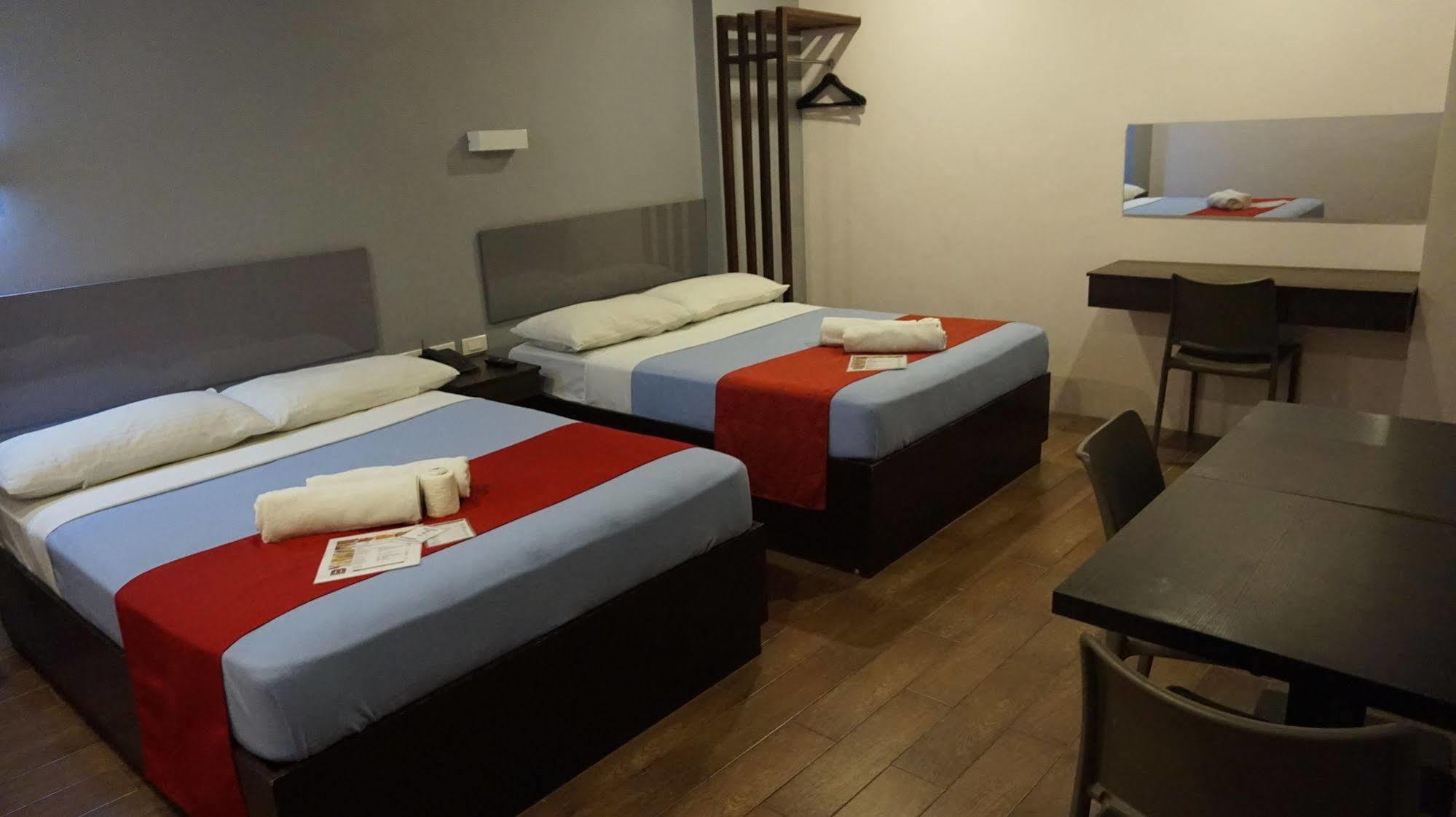 Oyo 637 Fox Hotel Quezón by Eksteriør bilde