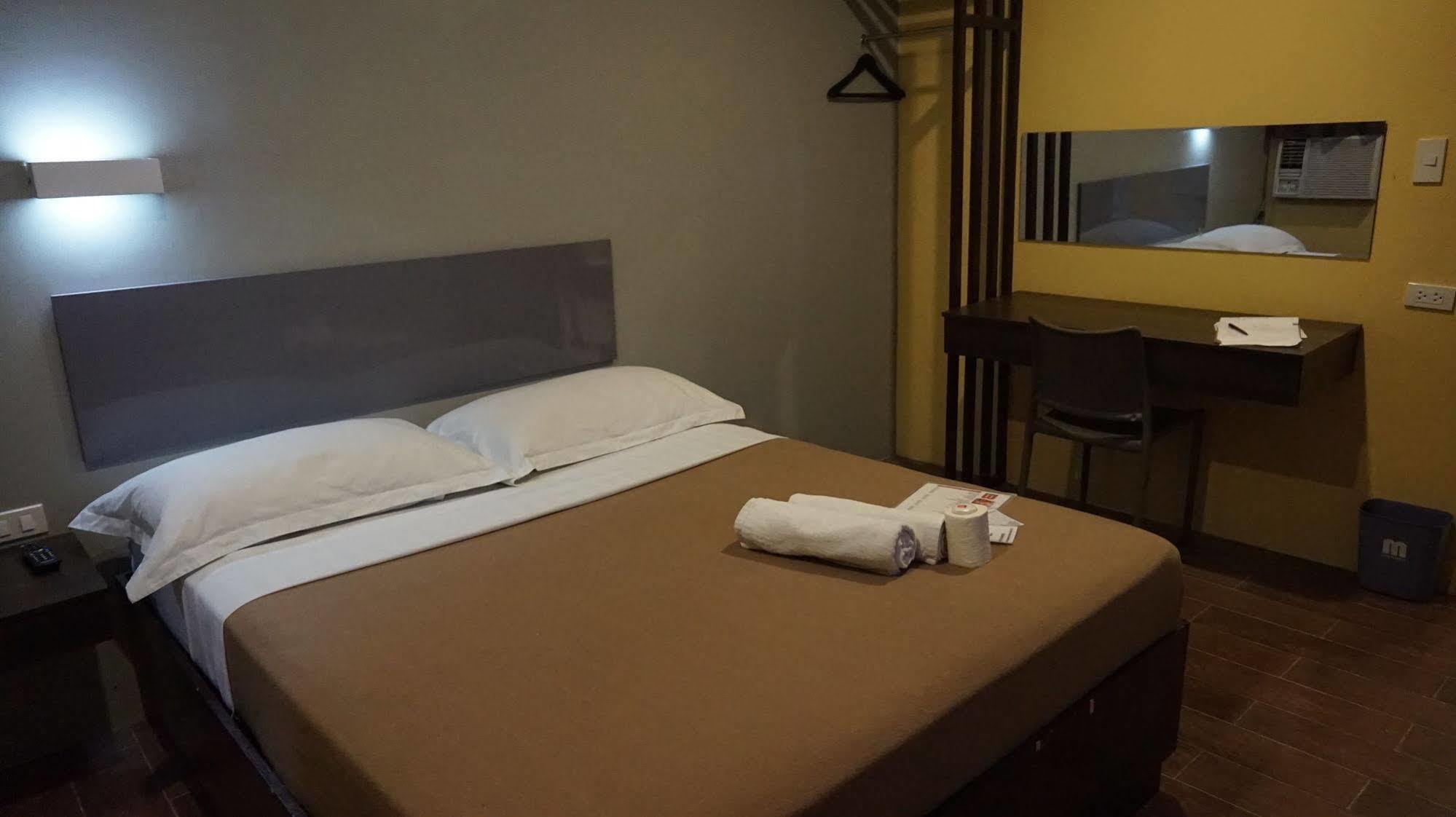 Oyo 637 Fox Hotel Quezón by Eksteriør bilde