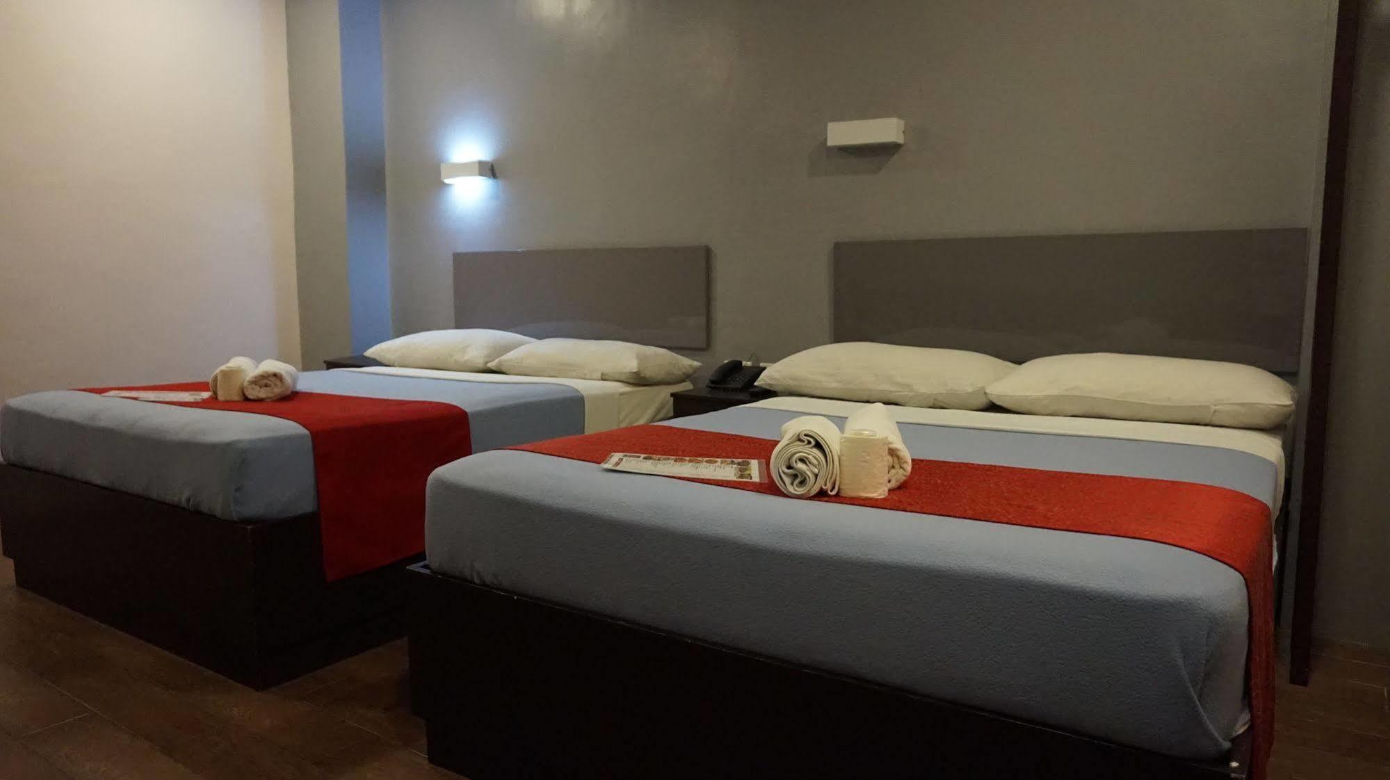 Oyo 637 Fox Hotel Quezón by Eksteriør bilde