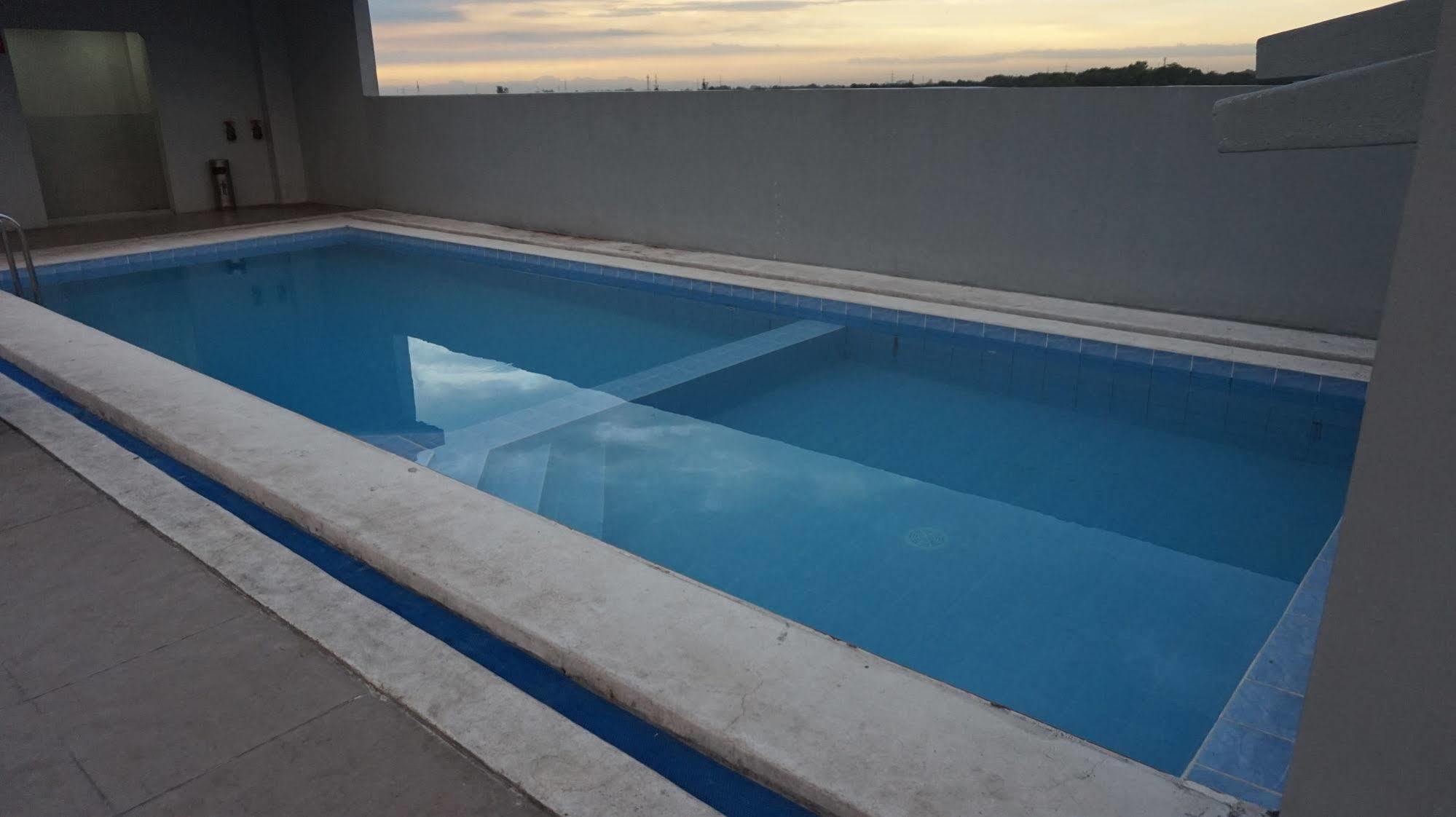 Oyo 637 Fox Hotel Quezón by Eksteriør bilde